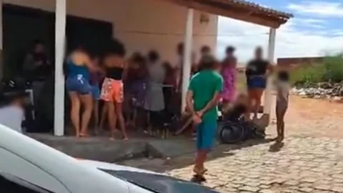 Criança de apenas 1 ano e 7 meses morre afogada em tanque no muro de casa, em Teixeira