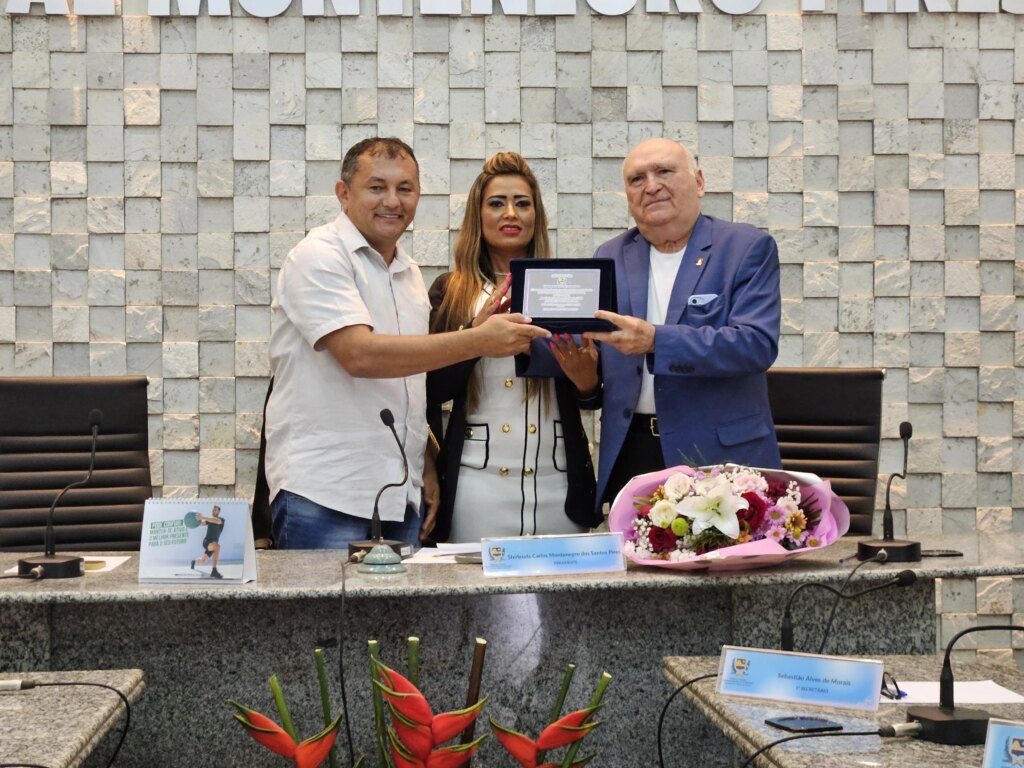 Presidente do TCE é homenageado pela Câmara de Catingueira com título de cidadão