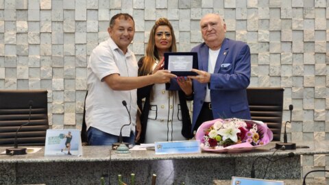 Presidente do TCE é homenageado pela Câmara de Catingueira com título de cidadão
