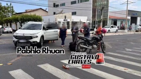 Motociclista fica ferido em colisão entre carro e moto, em Patos