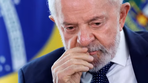 Pesquisa Ipec aponta que 62% dos brasileiros avaliam que Lula não deveria se candidatar à reeleição