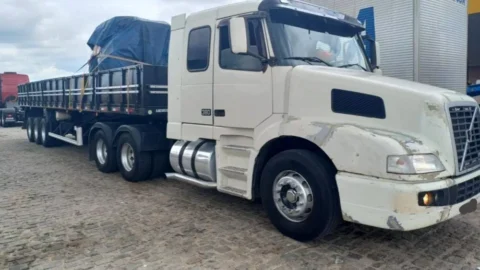PRF apreende carreta com placa adulterada que transportava transformador avaliado em R$ 1,6 milhão para parque eólico em Santa Luzia-PB