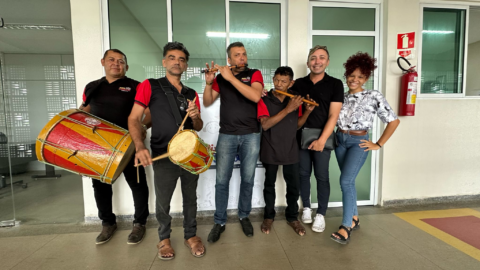Secretário de Cultura de Catingueira e Banda Cabaçal dos Marrecas visitam Birô Criativo no IFPB de Itaporanga