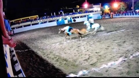 Catingueirense Antônio de Val sofre fratura na perna após queda de cavalo durante vaquejada em Emas