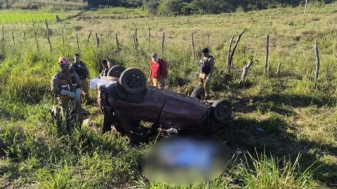 Capotamento deixa um morto e cinco feridos neste domingo (01), no Sertão