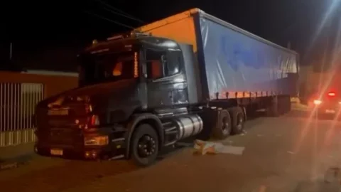Carga de cerveja avaliada em R$ 236 mil é recuperada no Sertão da PB; dois homens são presos