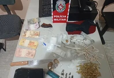Polícia Militar apreende munições, drogas e prende suspeito de tráfico, no Vale do Piancó