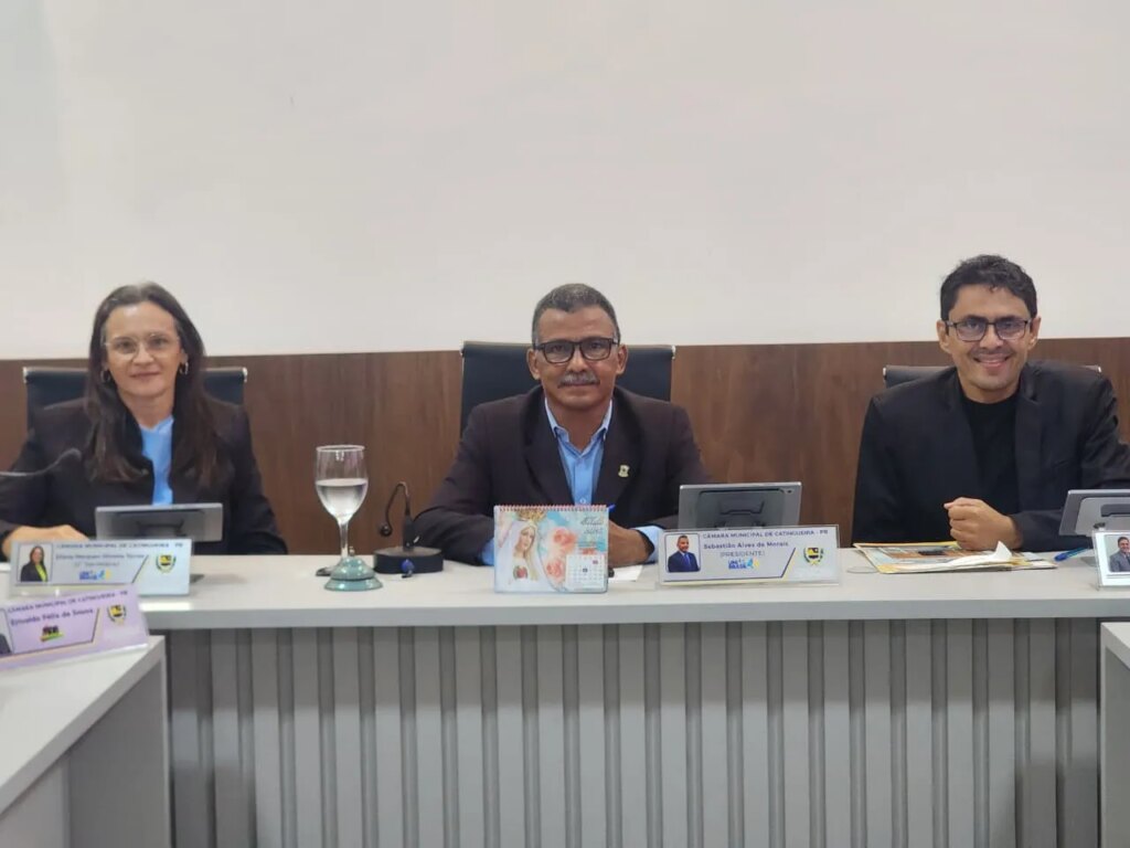 Câmara Municipal de Catingueira aprova projetos, requerimentos e presta homenagens ao Dia das Mães