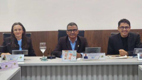 Câmara Municipal de Catingueira aprova projetos, requerimentos e presta homenagens ao Dia das Mães