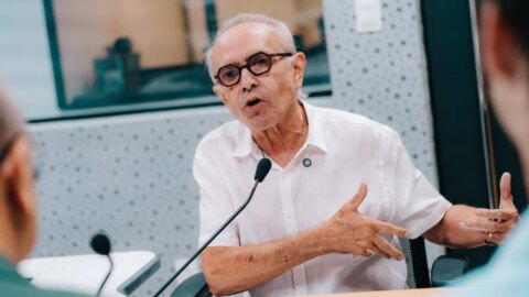 Cícero se solidariza com professores que aguardam nomeação no Estado e garante chamamento de todos os aprovados no concurso