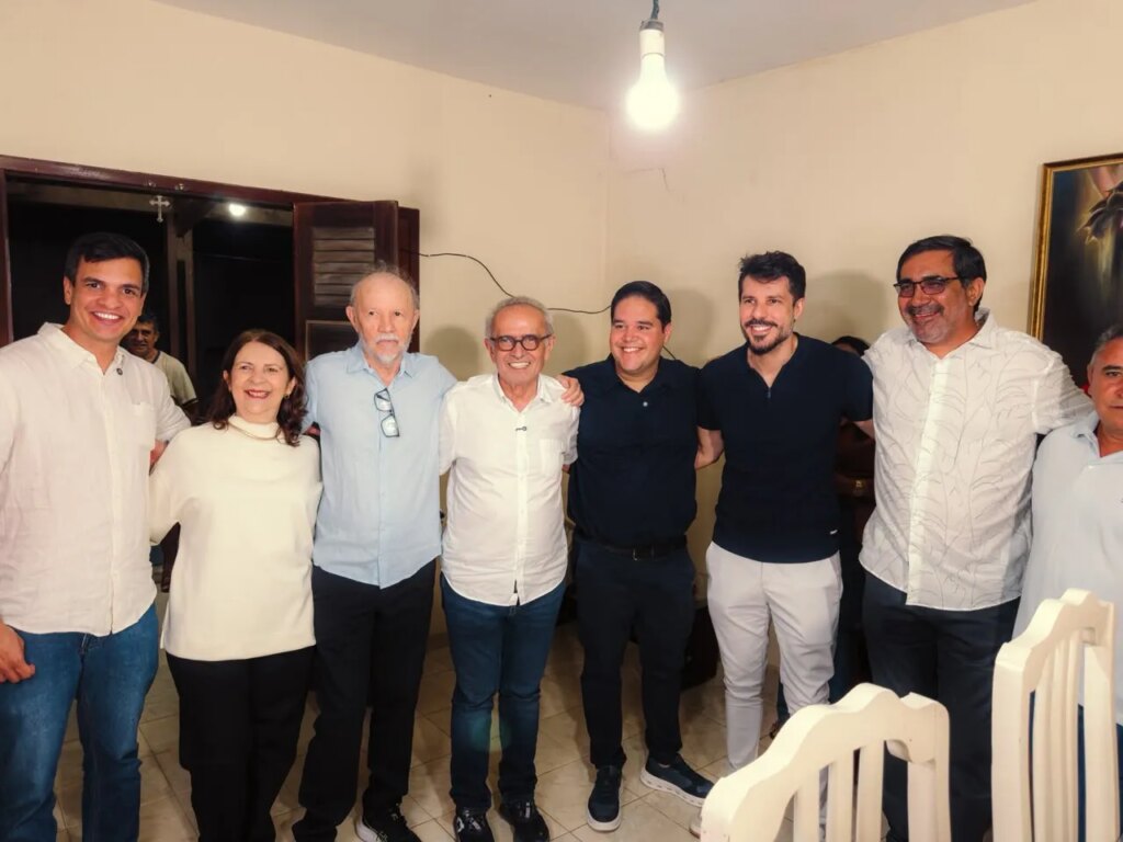 Em Princesa Isabel, Cícero Lucena se compromete com estadualização do Hospital Deputado José Pereira Lima