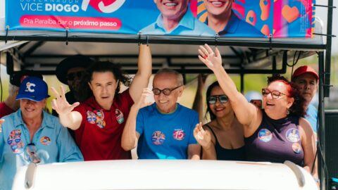Cícero, Diogo, Veneziano e André visitam oito municípios durante caravana