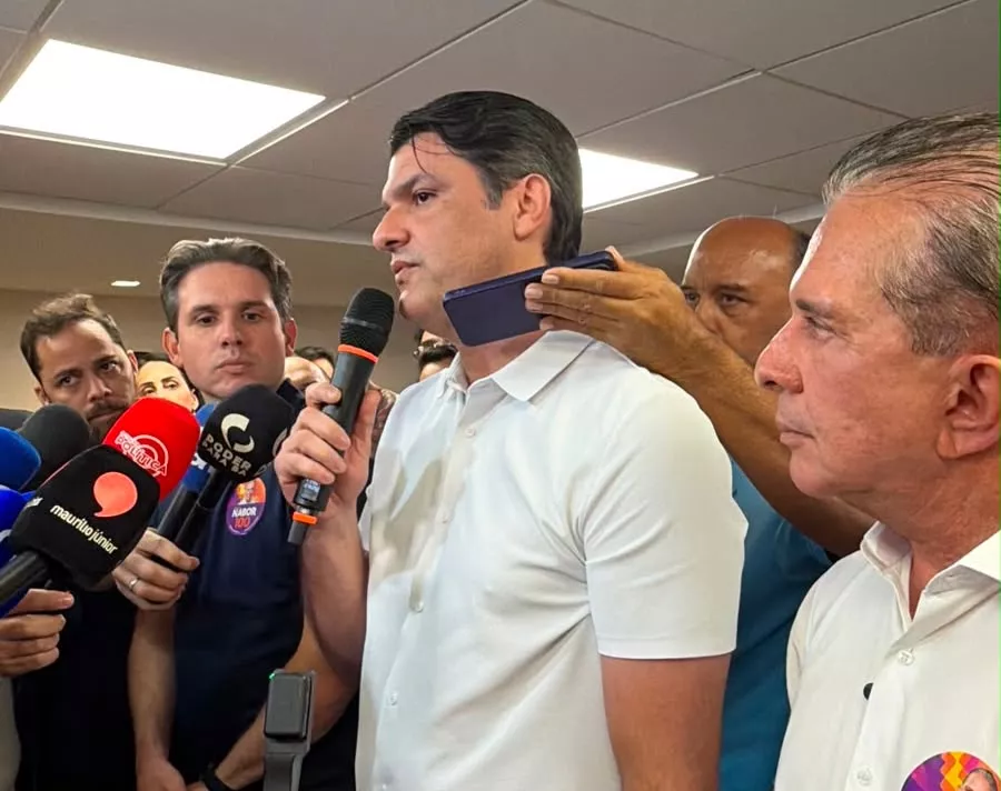 Prefeito de João Pessoa oficializa apoio a Nabor para o Senado