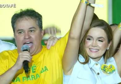 Efraim Filho anuncia Nayana Pontes, esposa do Cabo Gilberto, como vice na disputa ao Governo da Paraíba